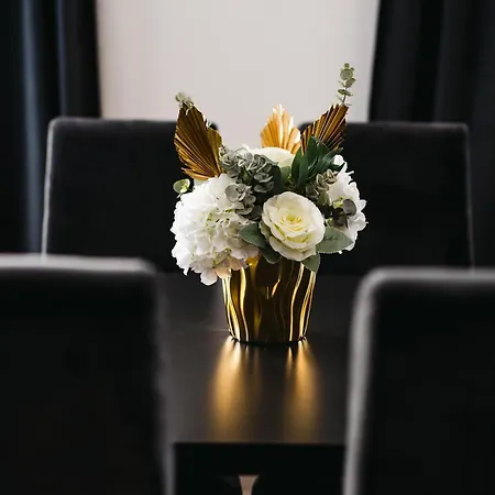 Modern Lux 3