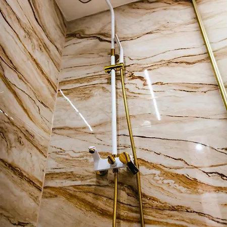 Modern Lux 3