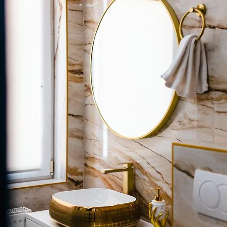 Modern Lux 3 *