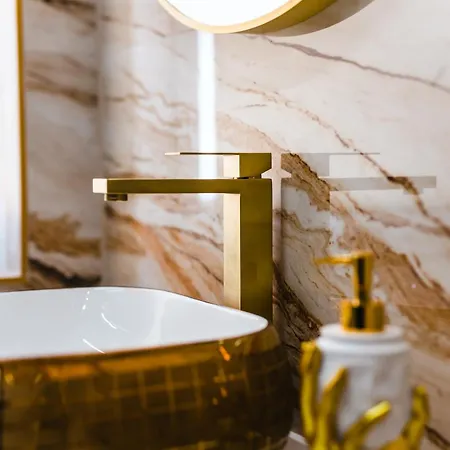 Modern Lux 3