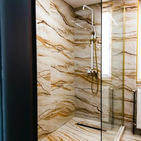 Modern Lux 3
